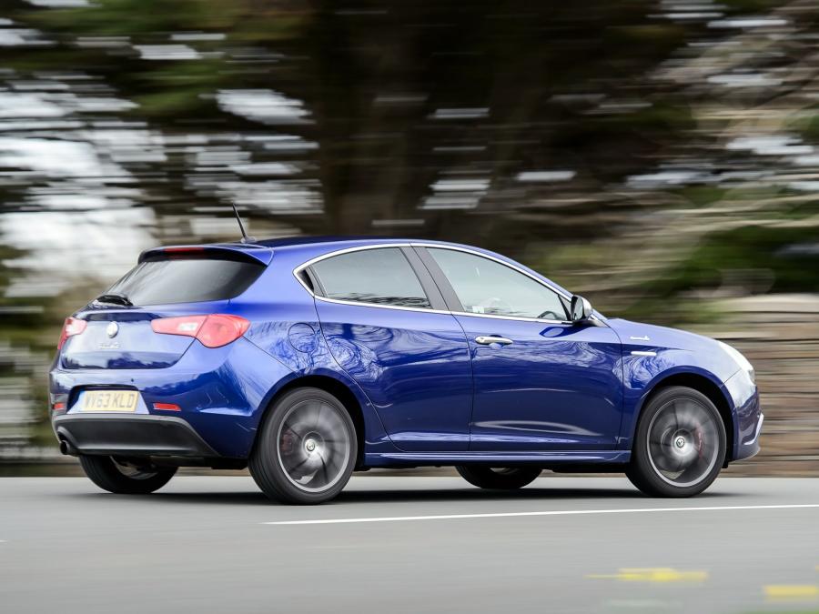  Alfa Romeo Giulietta Sportiva (940) 2014 года  (UK) (фото 43 из 48)